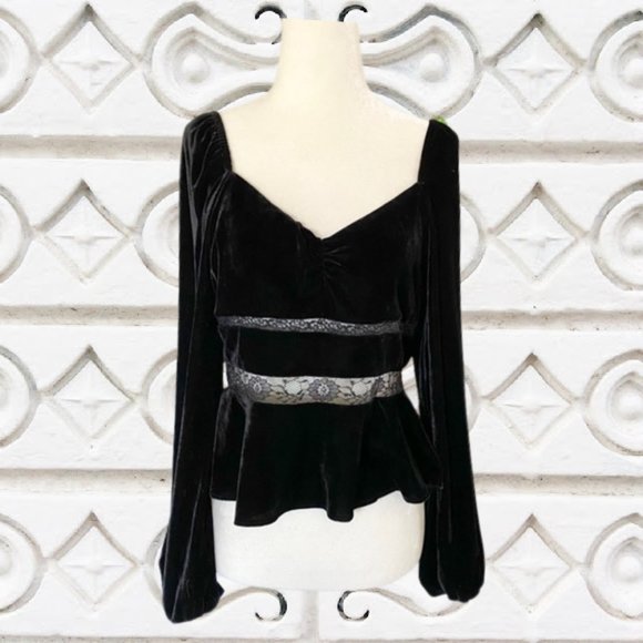 Saylor Juliet Inspired Black Velvet and Lace Top with Peplum NEW Size M - Picture 3 of 9